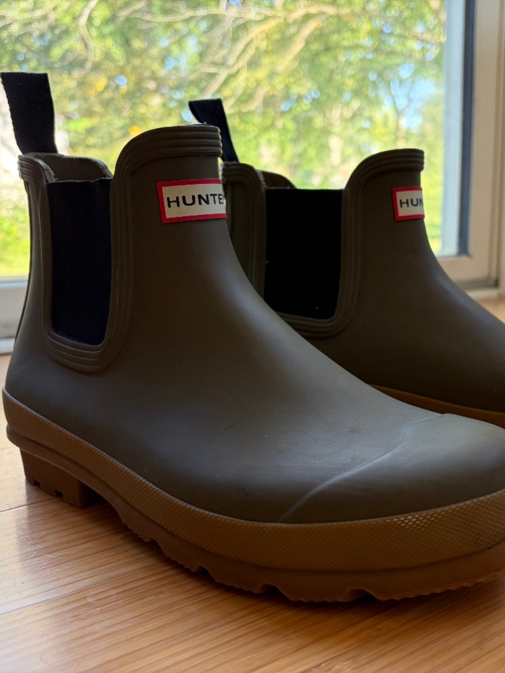 Men’s Hunter Olive Green Chelsea Rain Boots - Pristine Condition